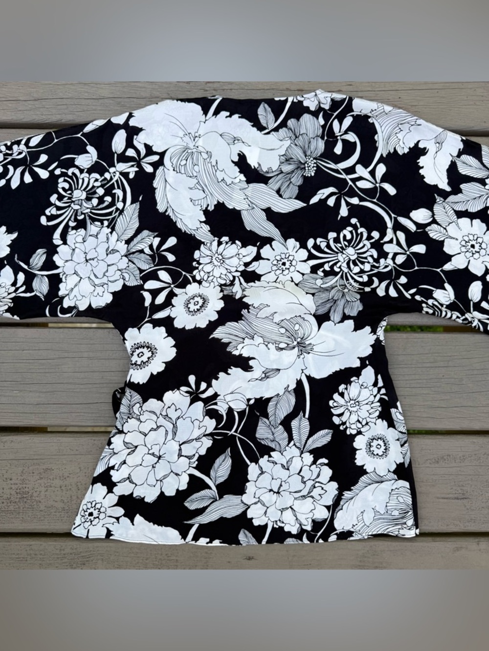 NWT Trina Turk Magomago Top Blouse in black and white size S - Picture 11 of 16